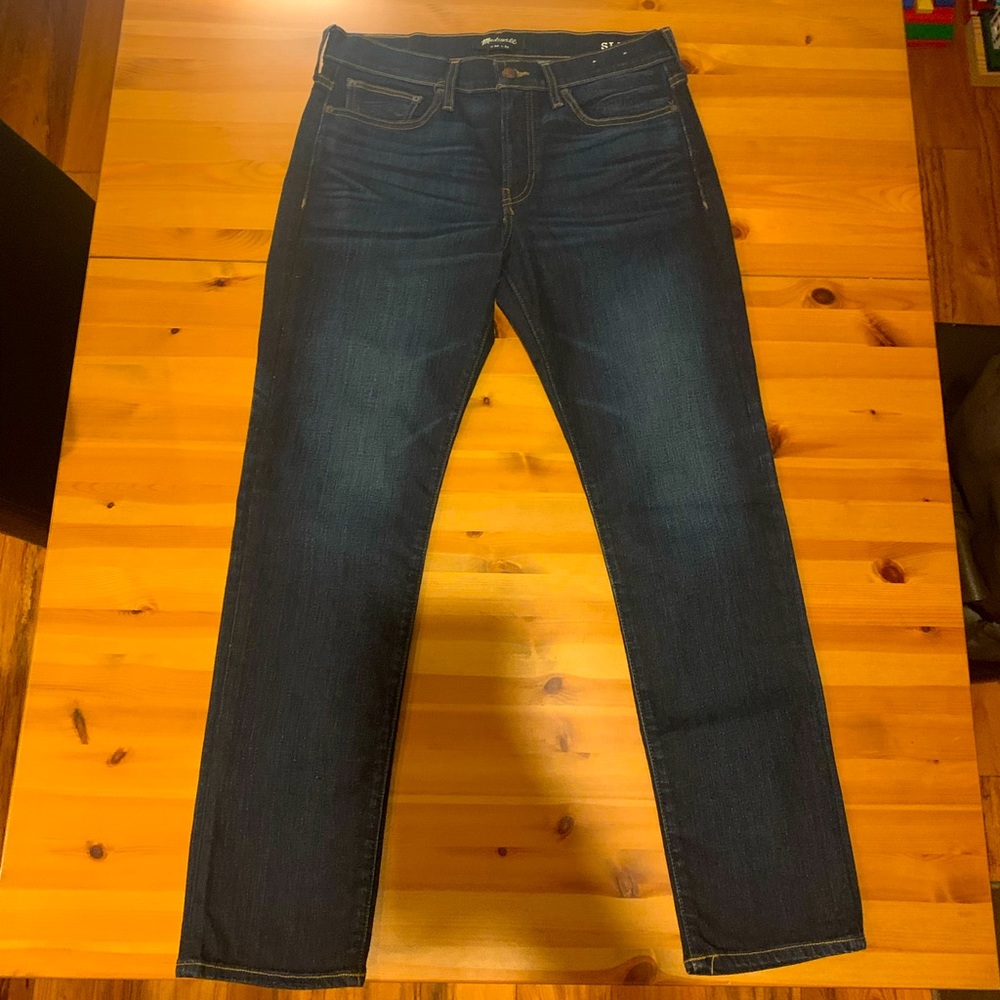 Men’s slim dark wash jeans